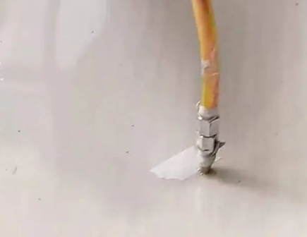 双阳瓷砖空鼓维修公司专业解答在瓷砖铺贴过程中，如果使用的砂料过粗（如全部使用了粗砂），可能会导致以下问题